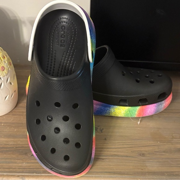 CROCS PLATFORM BLACK/RAINBOW CLOGS - Picture 8 of 10